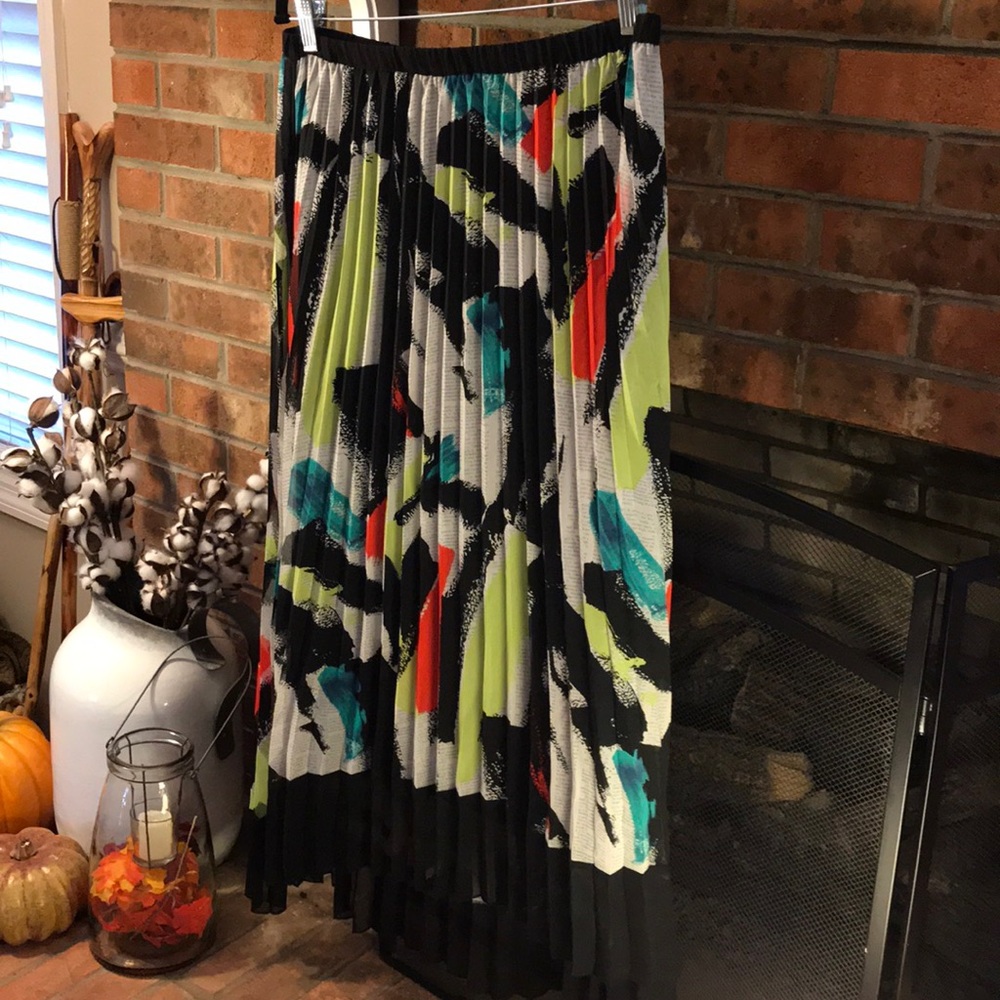 High-low Pleated Skirt